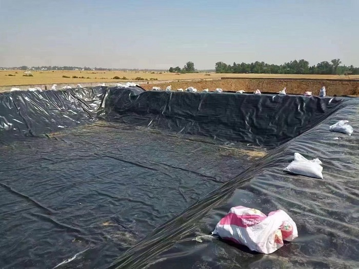 人工湖防渗膜介绍:景观水体防渗材料的选型逻辑